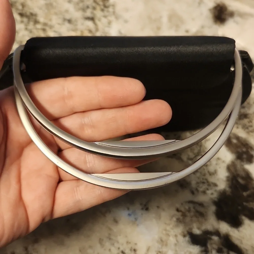 Reaction Kenneth Cole black bag metal hand strap evening bag mini bag Purse
